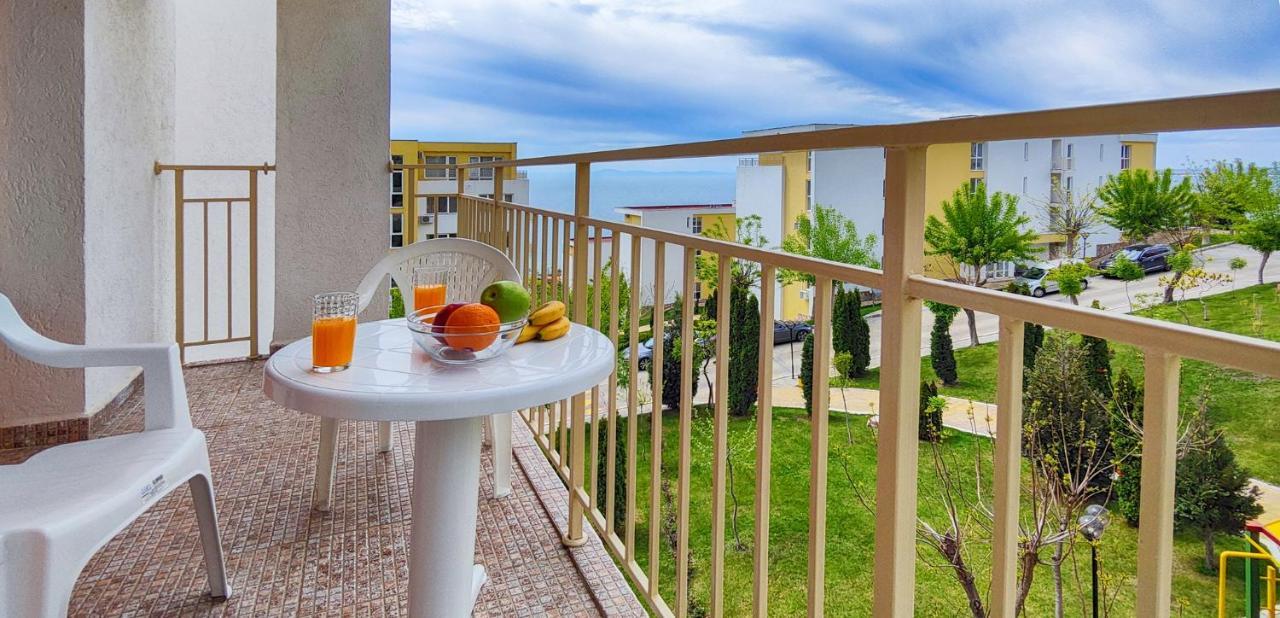 Crown And Imperial Apartments Sveti Vlas Luaran gambar
