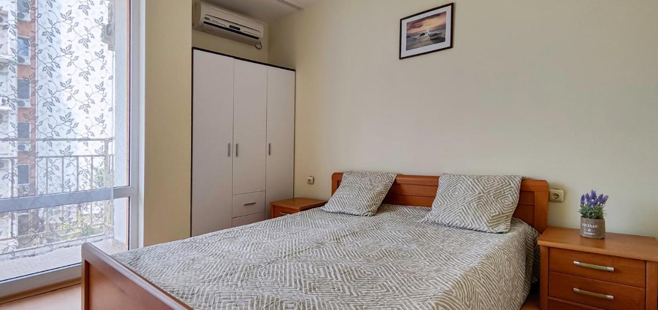 Crown And Imperial Apartments Sveti Vlas Luaran gambar