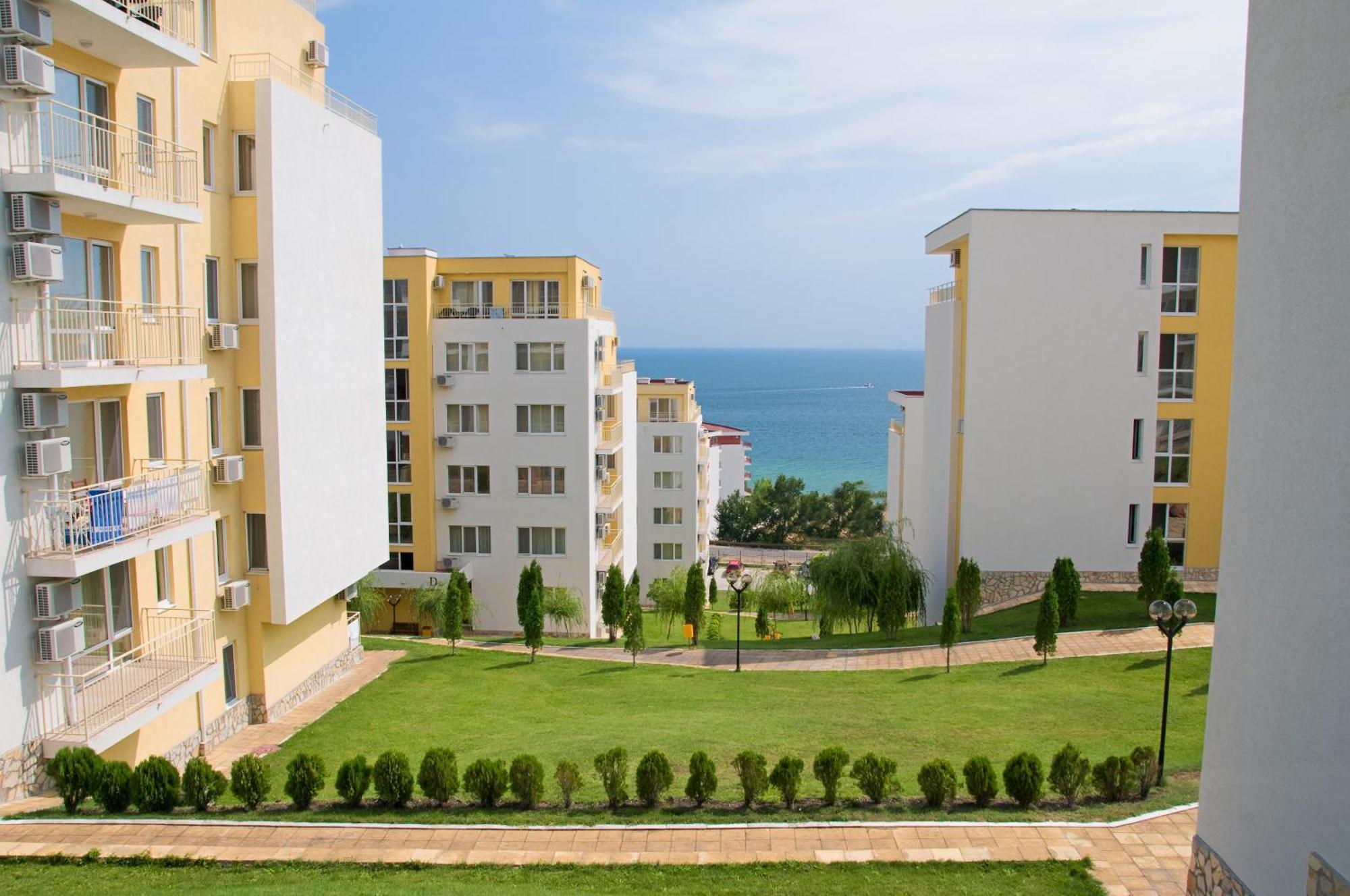 Crown And Imperial Apartments Sveti Vlas Luaran gambar