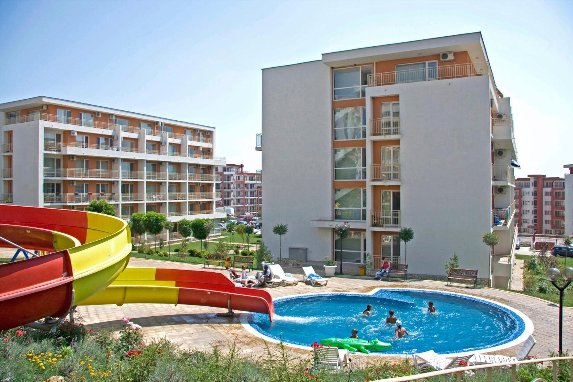 Crown And Imperial Apartments Sveti Vlas Luaran gambar