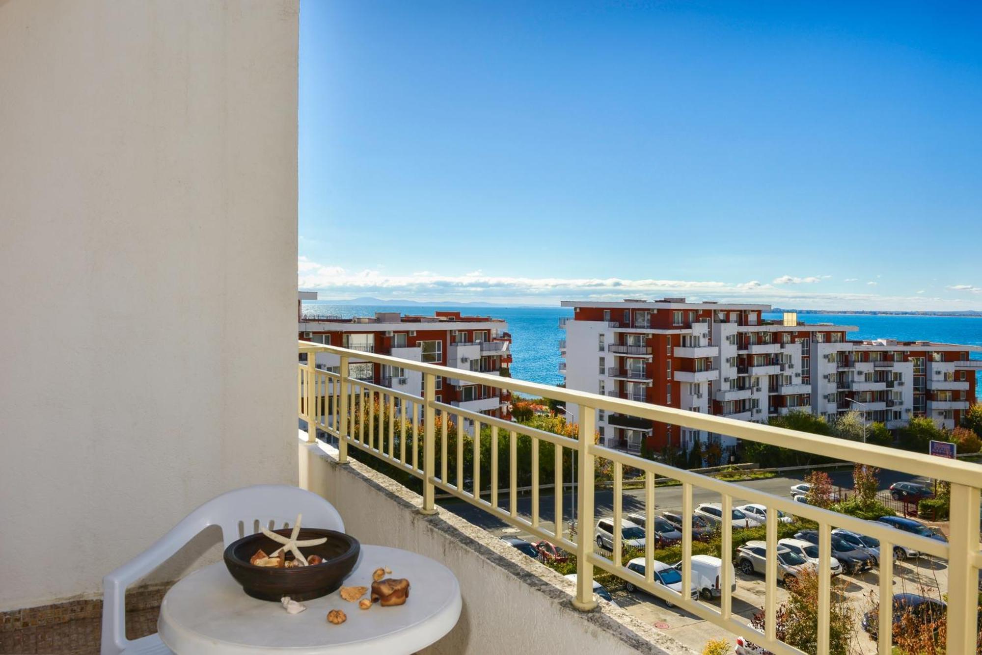 Crown And Imperial Apartments Sveti Vlas Luaran gambar