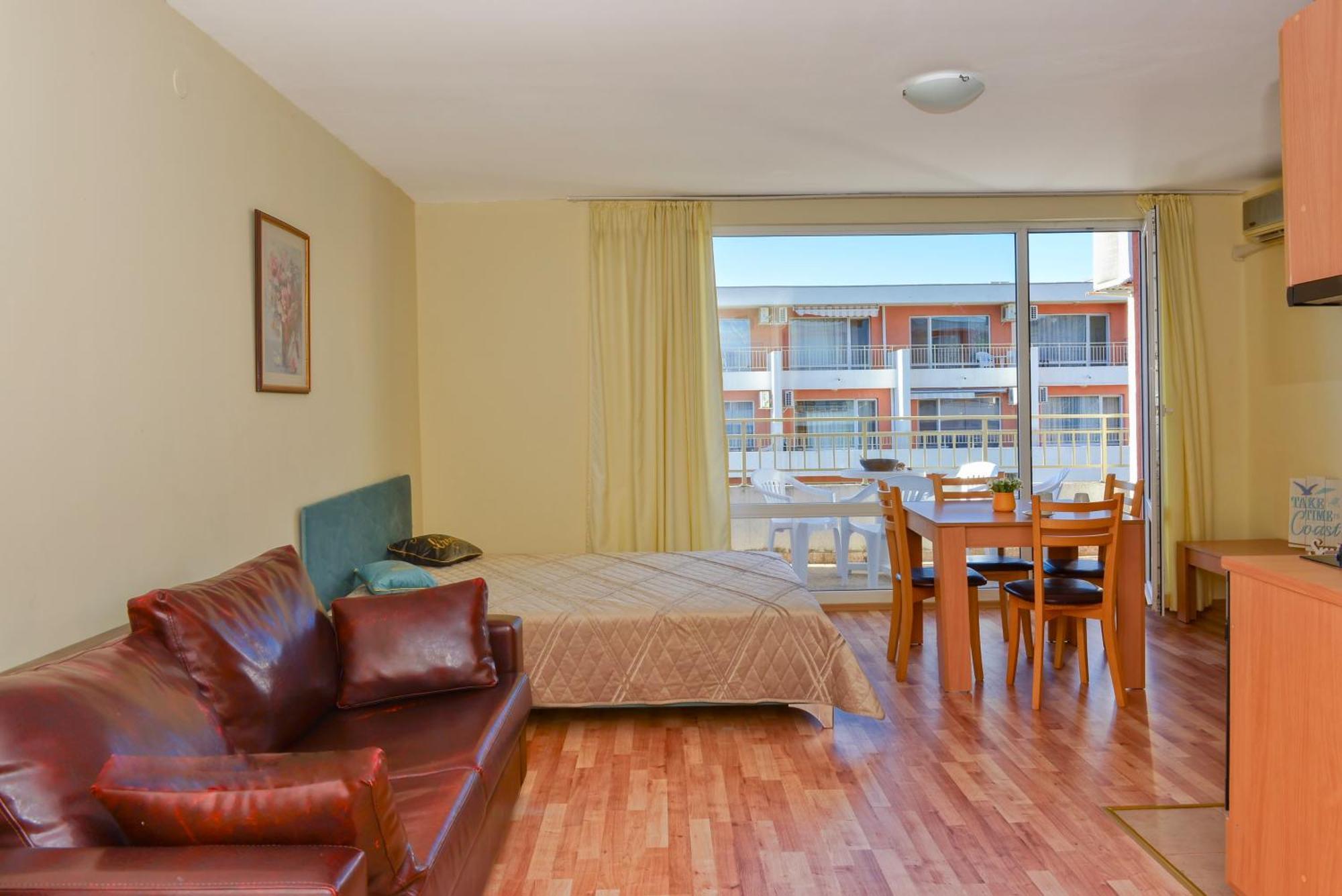 Crown And Imperial Apartments Sveti Vlas Luaran gambar