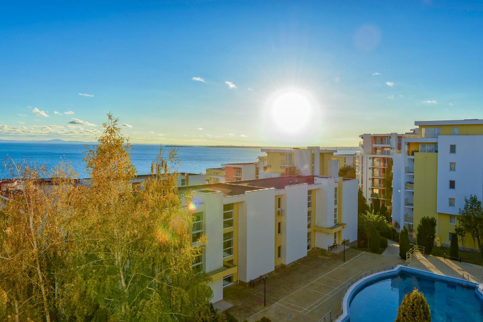 Crown And Imperial Apartments Sveti Vlas Luaran gambar