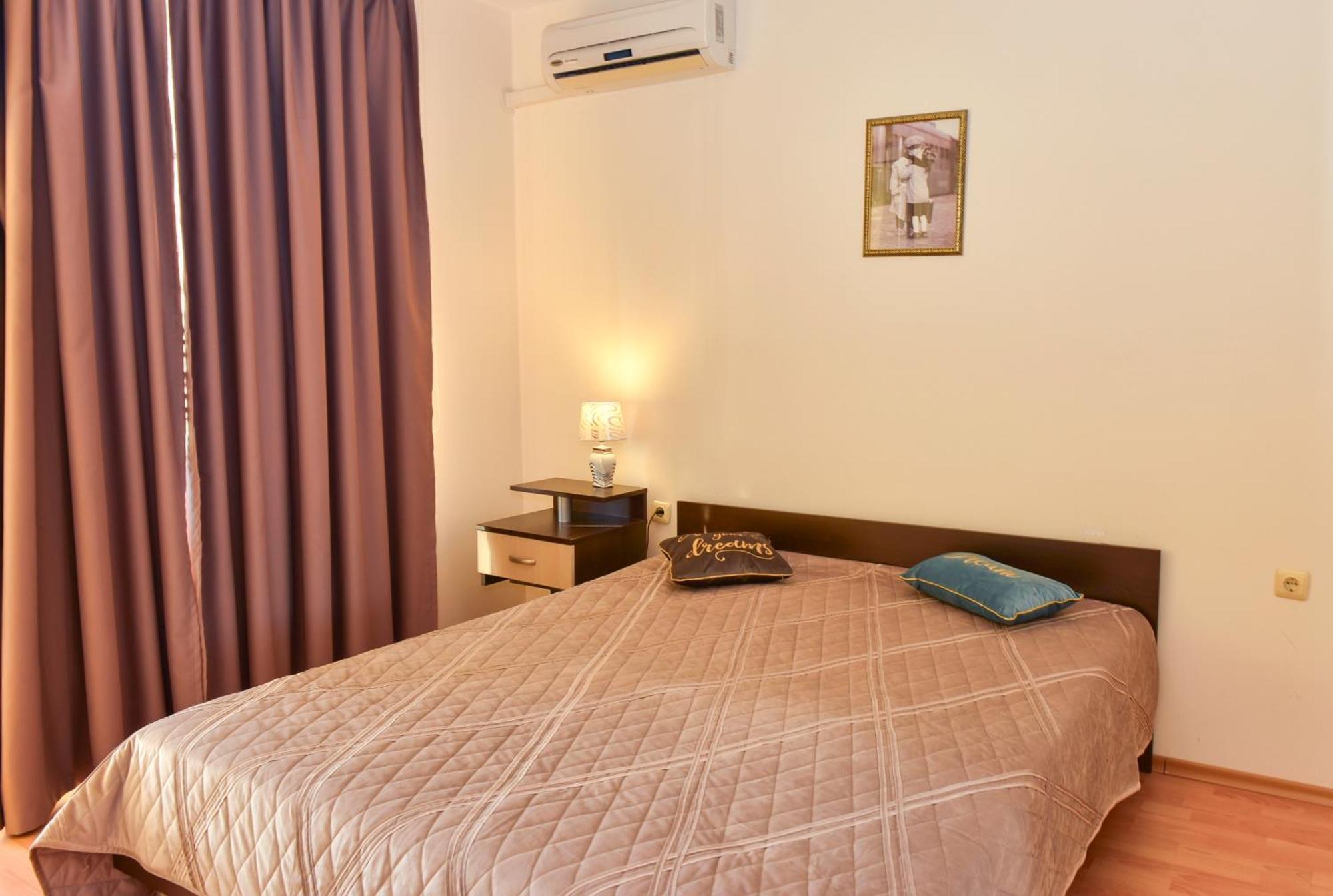 Crown And Imperial Apartments Sveti Vlas Luaran gambar
