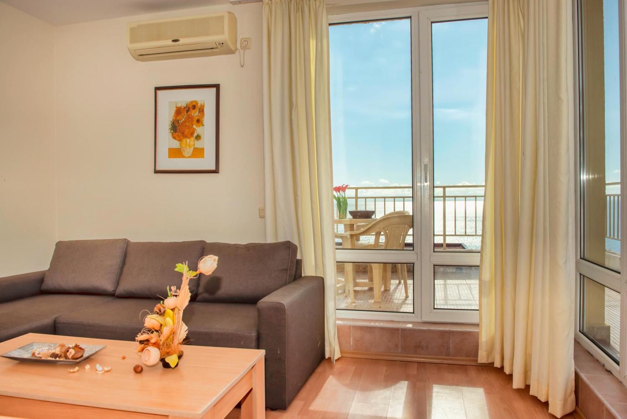 Crown And Imperial Apartments Sveti Vlas Luaran gambar