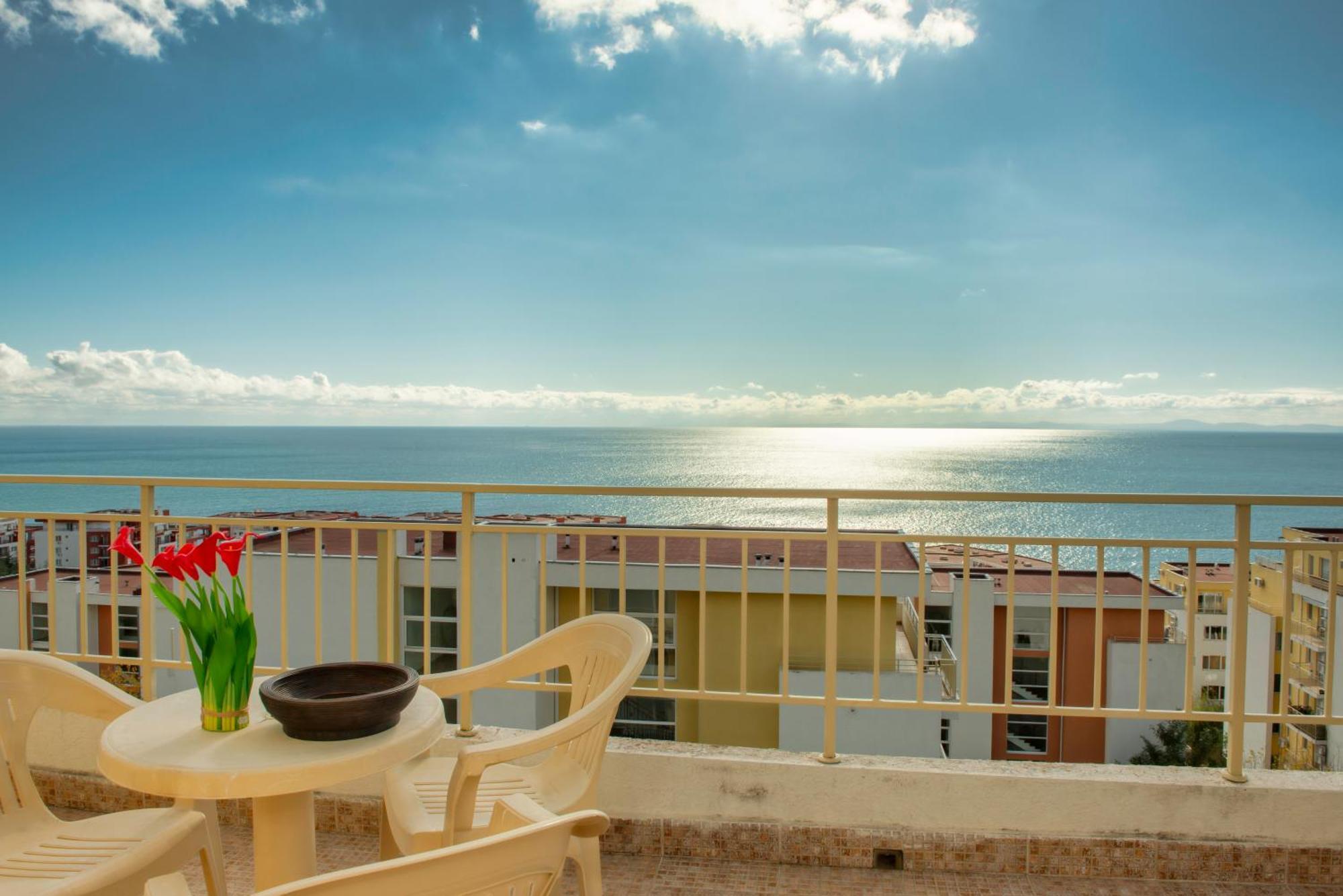 Crown And Imperial Apartments Sveti Vlas Luaran gambar