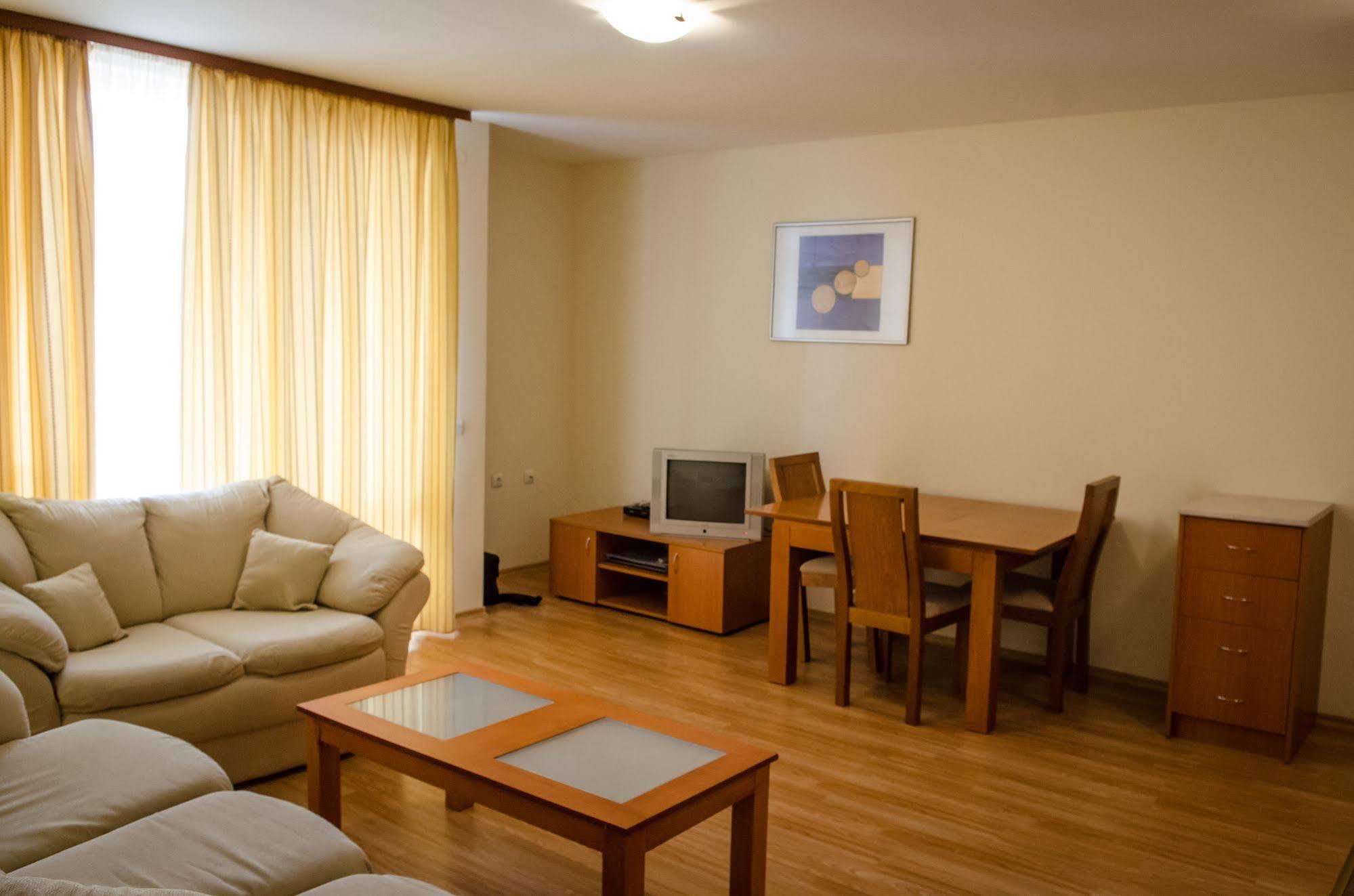 Crown And Imperial Apartments Sveti Vlas Luaran gambar